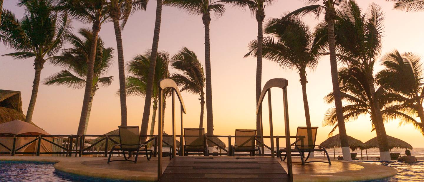 Be Beach Club al atardecer