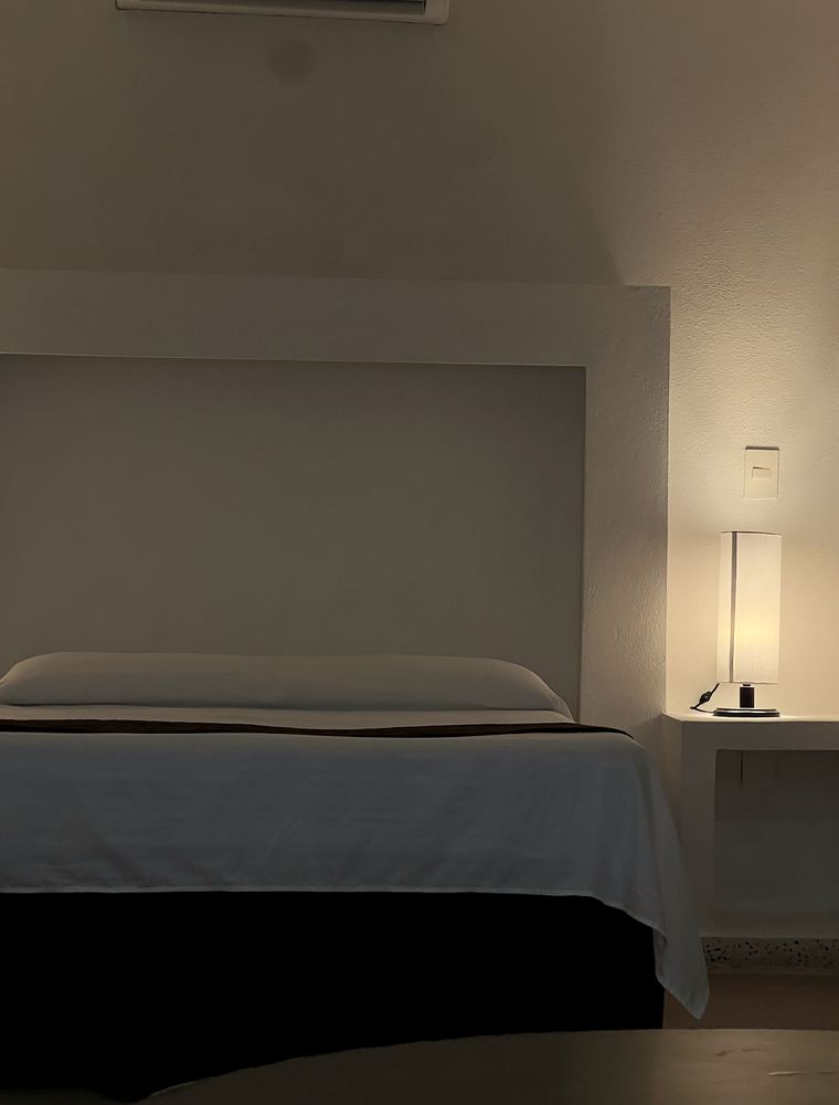 Habitación de Hotel Celin por la noche